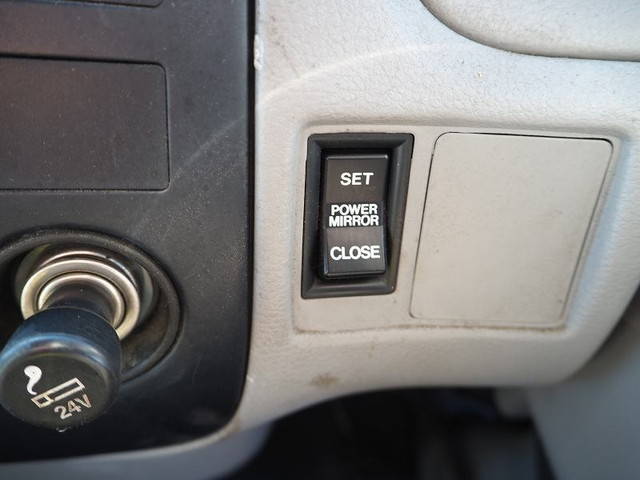 日野デュトロセーフティクレーン3段小型（2t・3t）[写真37]