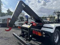 三菱ふそうスーパーグレートコンテナ専用車大型（10t）[写真11]