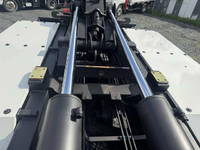 三菱ふそうスーパーグレートコンテナ専用車大型（10t）[写真12]