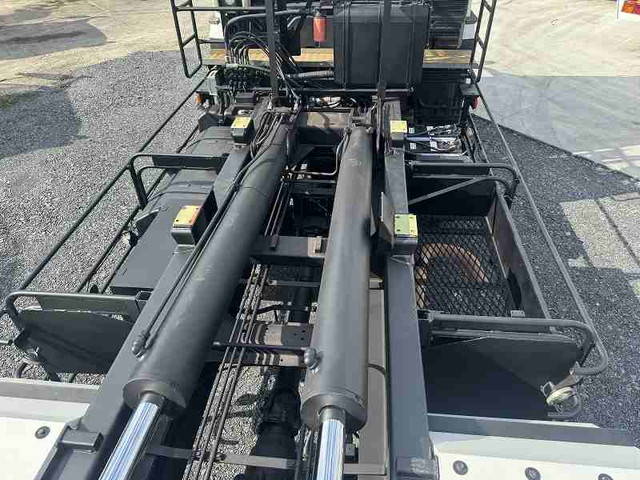 三菱ふそうスーパーグレートコンテナ専用車大型（10t）[写真13]