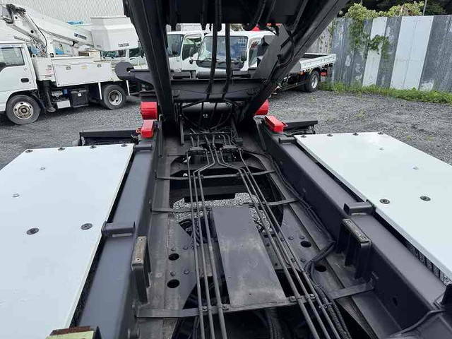 三菱ふそうスーパーグレートコンテナ専用車大型（10t）[写真18]