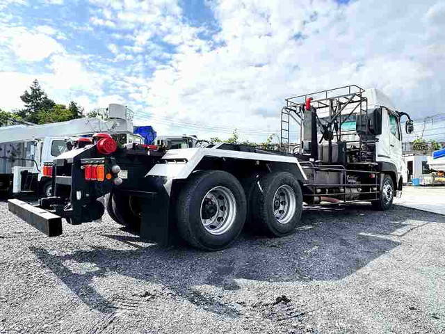 三菱ふそうスーパーグレートコンテナ専用車大型（10t）[写真02]