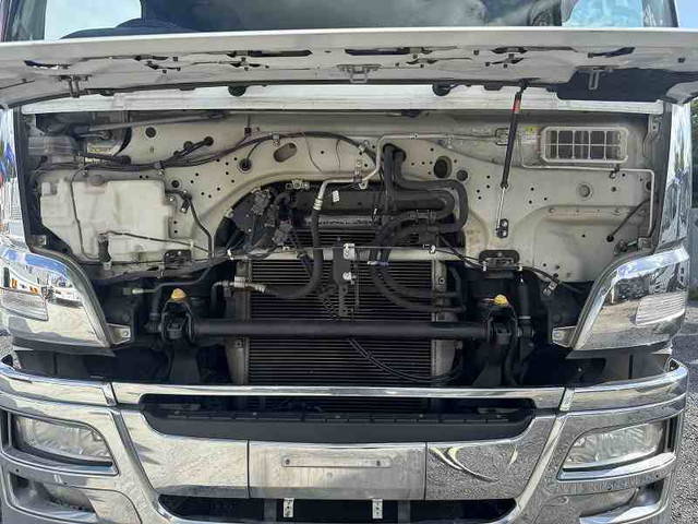 三菱ふそうスーパーグレートコンテナ専用車大型（10t）[写真25]