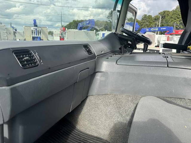 三菱ふそうスーパーグレートコンテナ専用車大型（10t）[写真29]