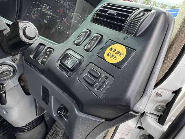 三菱ふそうスーパーグレートコンテナ専用車大型（10t）[写真31]