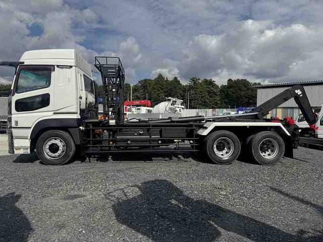 三菱ふそうスーパーグレートコンテナ専用車大型（10t）[写真08]