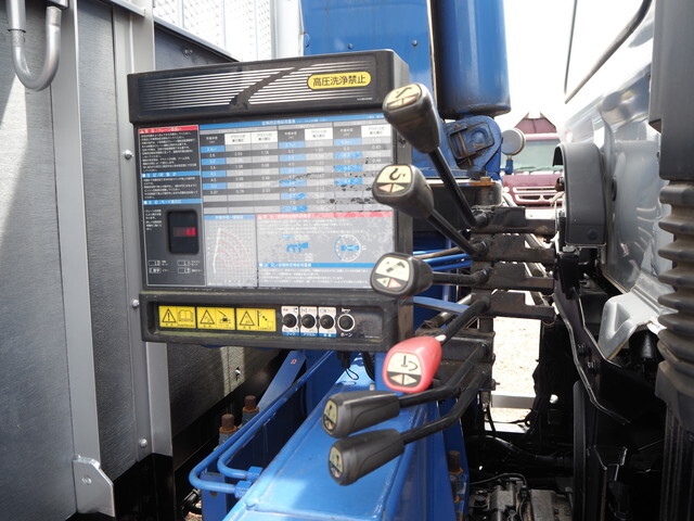 日野レンジャークレーン4段中型（4t）[写真15]