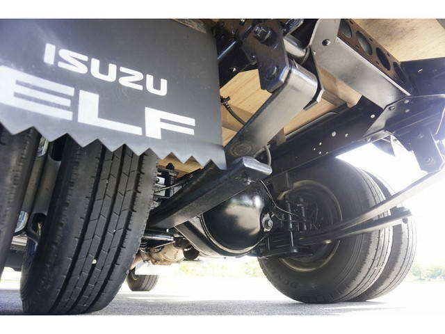 いすゞエルフ平ボディ小型（2t・3t）[写真22]