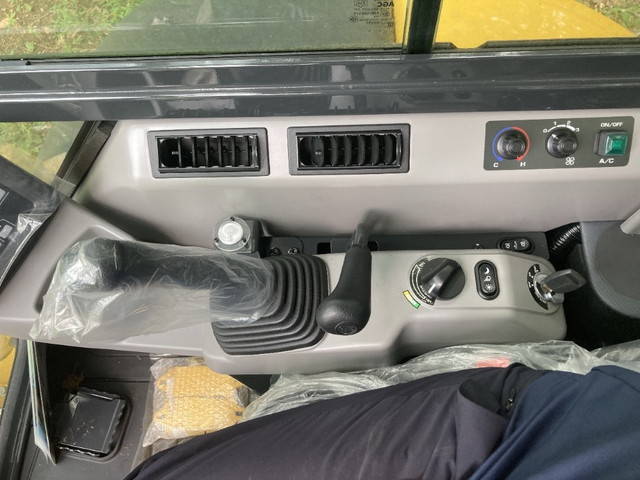 コマツミニユンボ（ミニバックホー）[写真18]