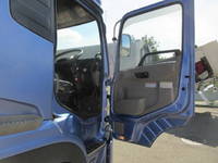 UDトラックスクオントレーラーヘッド（トラクターヘッド）大型（10t）[写真18]