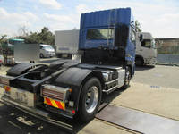 UDトラックスクオントレーラーヘッド（トラクターヘッド）大型（10t）[写真02]