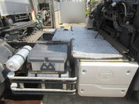 UDトラックスクオントレーラーヘッド（トラクターヘッド）大型（10t）[写真08]