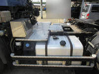 UDトラックスクオントレーラーヘッド（トラクターヘッド）大型（10t）[写真09]