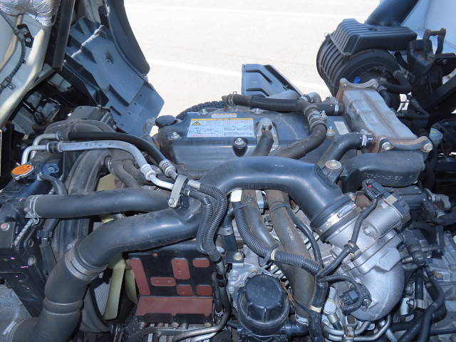 いすゞフォワードアルミウイング中型（4t）[写真14]