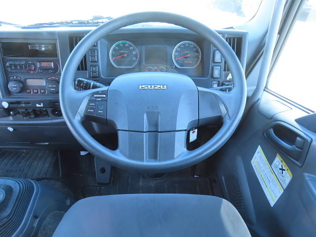 いすゞフォワードアルミウイング中型（4t）[写真21]