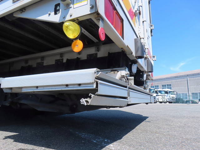 いすゞフォワードアルミウイング中型（4t）[写真33]