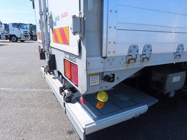 いすゞフォワードアルミウイング中型（4t）[写真35]