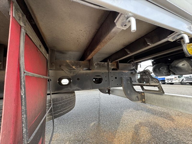 三菱ふそうファイター家畜運搬車中型（4t）[写真14]