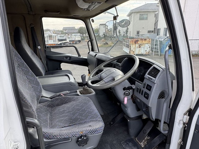 三菱ふそうファイター家畜運搬車中型（4t）[写真18]