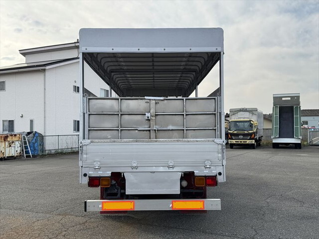 三菱ふそうファイター家畜運搬車中型（4t）[写真06]