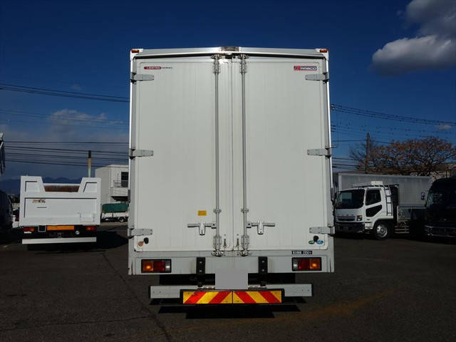 三菱ふそうファイターアルミウイング中型（4t）[写真11]