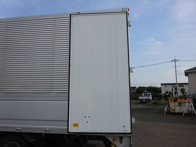 三菱ふそうファイターアルミウイング中型（4t）[写真14]