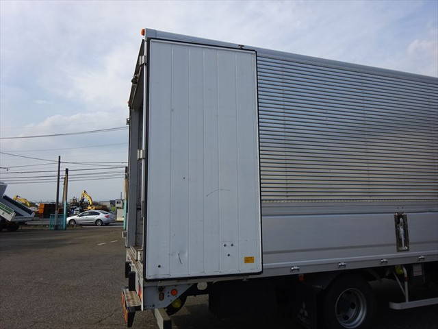 三菱ふそうファイターアルミウイング中型（4t）[写真15]