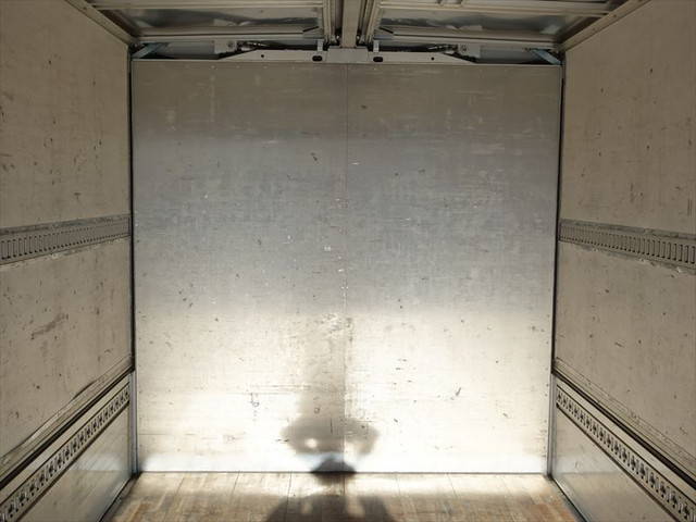 三菱ふそうファイターアルミウイング中型（4t）[写真17]