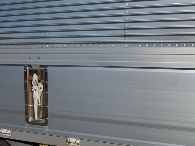 三菱ふそうファイターアルミウイング中型（4t）[写真21]