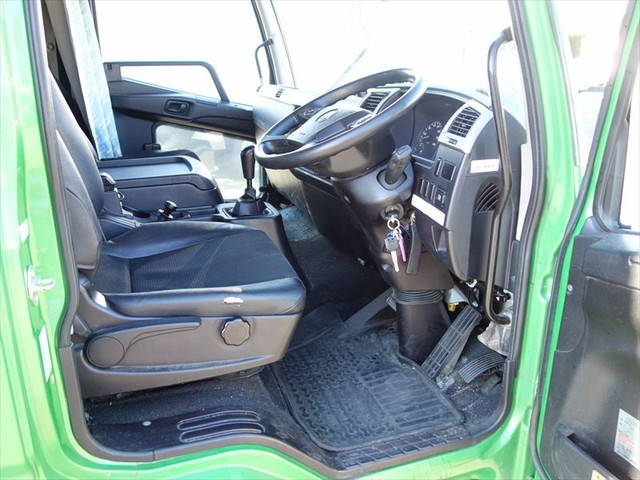 三菱ふそうファイターアルミウイング中型（4t）[写真22]