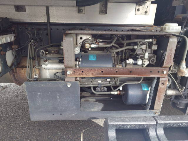 いすゞフォワードアルミウイング中型（4t）[写真13]