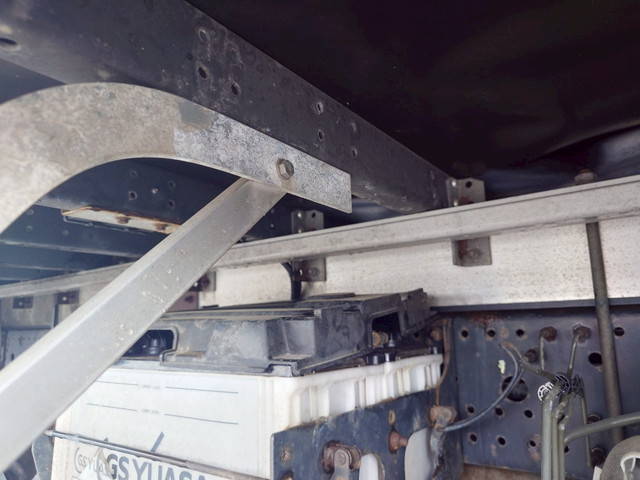 いすゞフォワードアルミウイング中型（4t）[写真14]