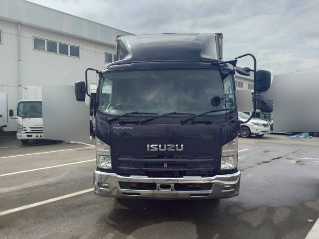 いすゞフォワードアルミウイング中型（4t）[写真16]