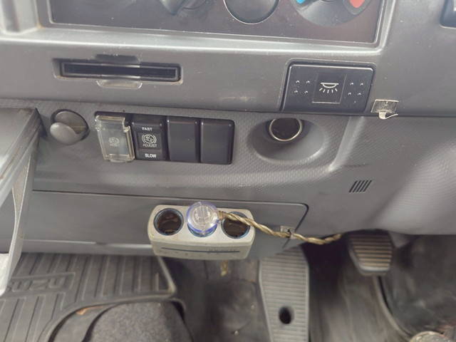 いすゞフォワードアルミウイング中型（4t）[写真17]