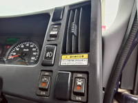 いすゞフォワードアルミウイング中型（4t）[写真21]