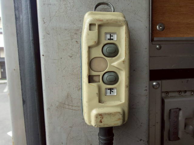 いすゞフォワードアルミウイング中型（4t）[写真22]