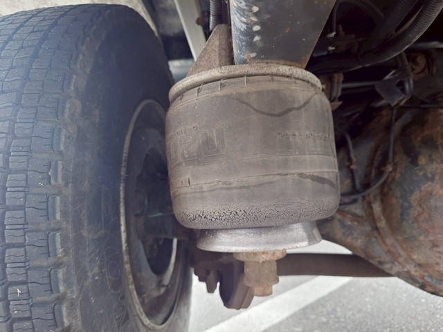 いすゞフォワードアルミウイング中型（4t）[写真25]