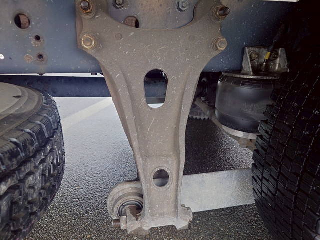 いすゞフォワードアルミウイング中型（4t）[写真08]