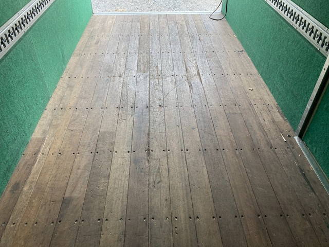 日野デュトロアルミバン小型（2t・3t）[写真11]