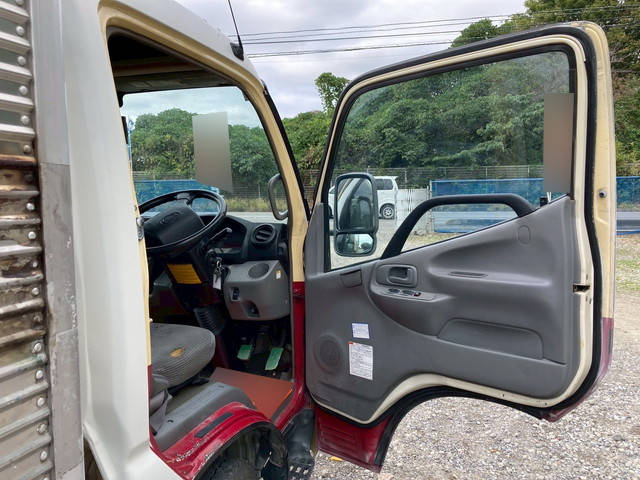 日野デュトロアルミバン小型（2t・3t）[写真25]