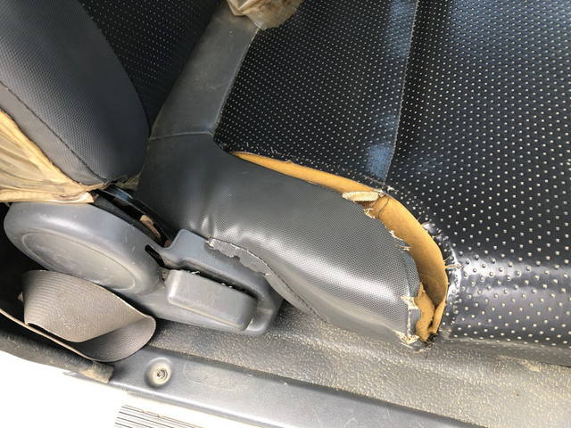 いすゞエルフダンプ小型（2t・3t）[写真08]