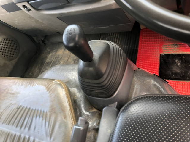 いすゞエルフダンプ小型（2t・3t）[写真09]