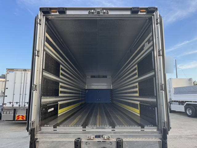 いすゞギガ冷凍車（冷蔵車）大型（10t）[写真22]