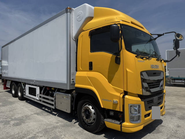 いすゞギガ冷凍車（冷蔵車）大型（10t）[写真03]