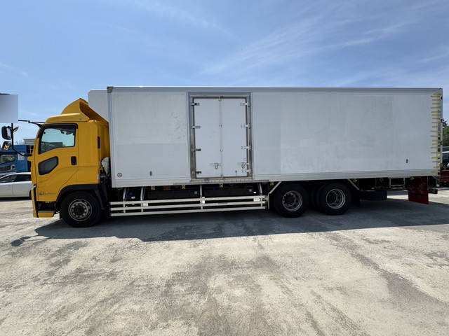 いすゞギガ冷凍車（冷蔵車）大型（10t）[写真06]