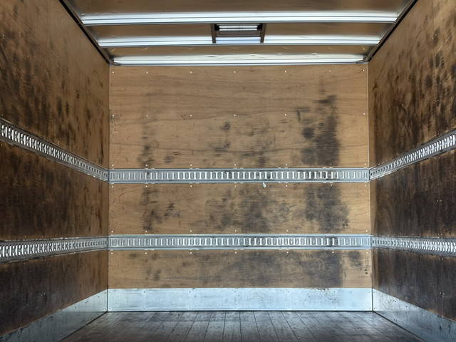 UDトラックスコンドルアルミバン増トン（6t・8t）[写真10]