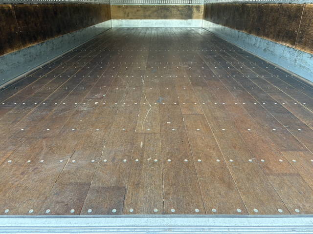 UDトラックスコンドルアルミバン増トン（6t・8t）[写真09]