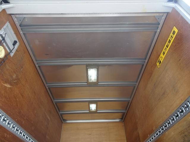 三菱ふそうキャンターダブルキャブ（Wキャブ）小型（2t・3t）[写真19]