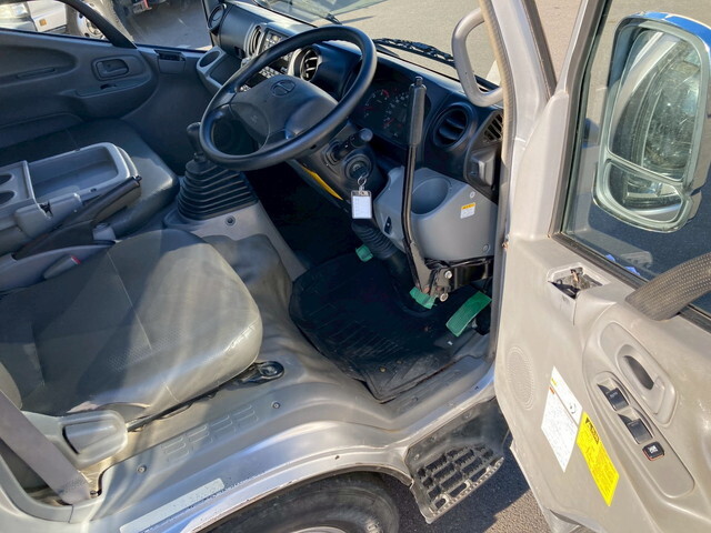 日野デュトロダンプ小型（2t・3t）[写真17]