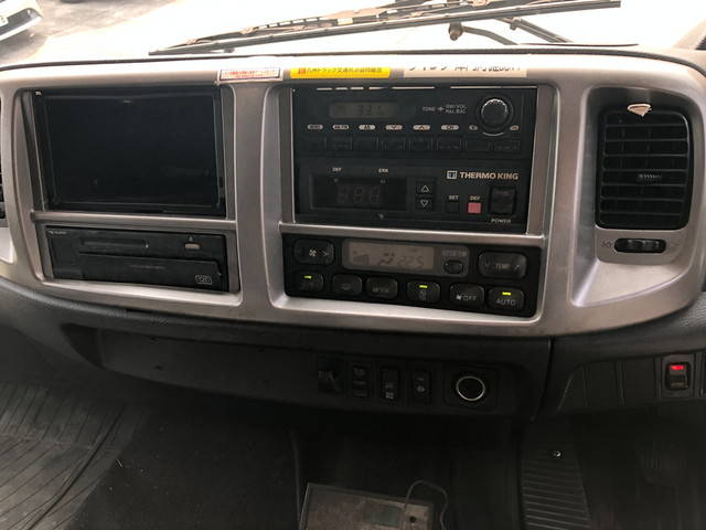 日野レンジャー冷凍車（冷蔵車）中型（4t）[写真13]